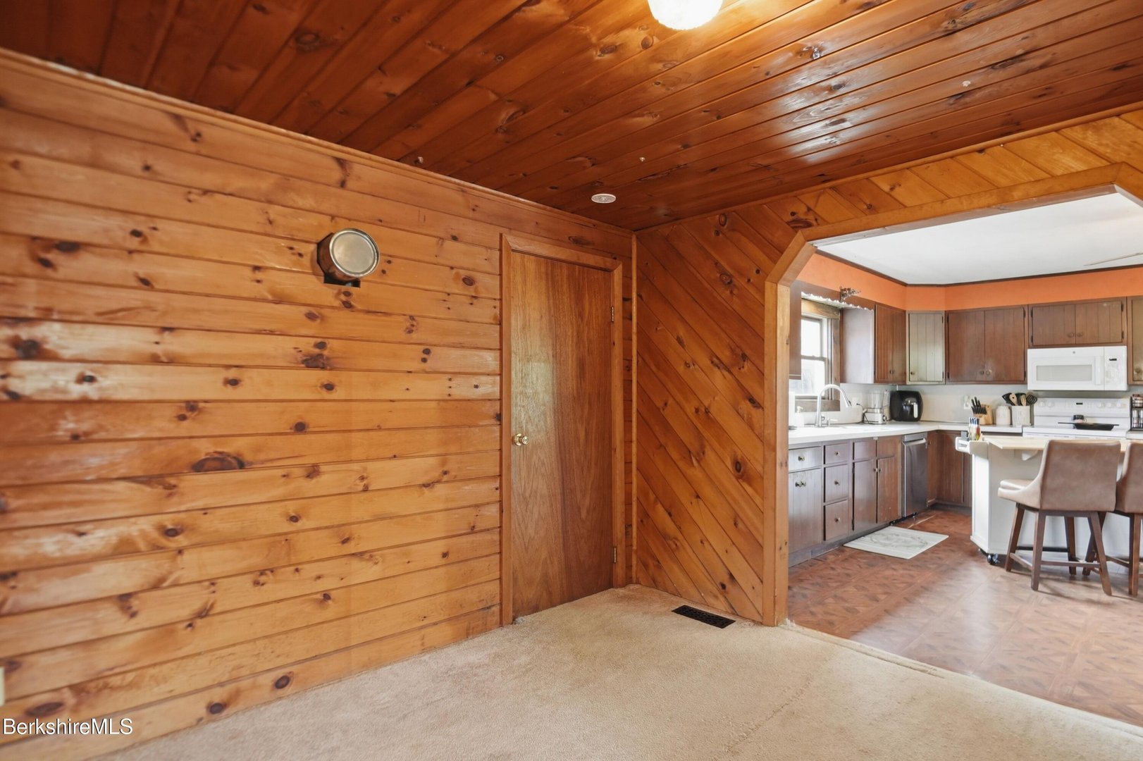 475 West Rd Photo 16