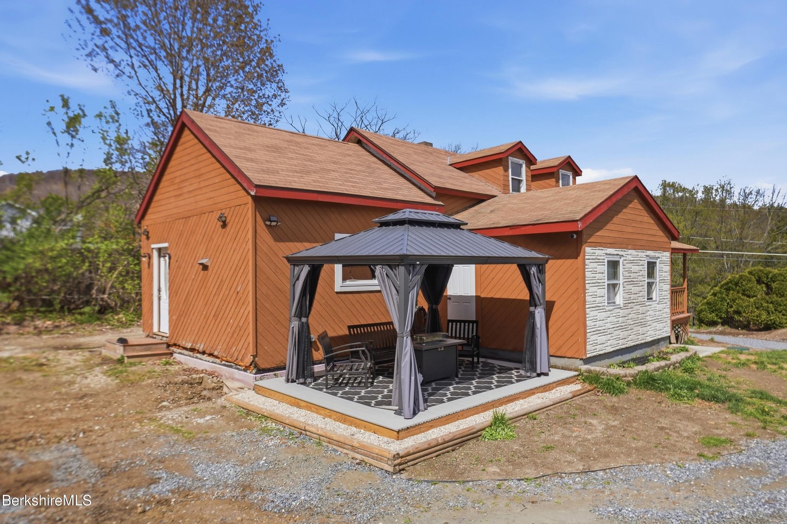 475 West Rd Photo 6