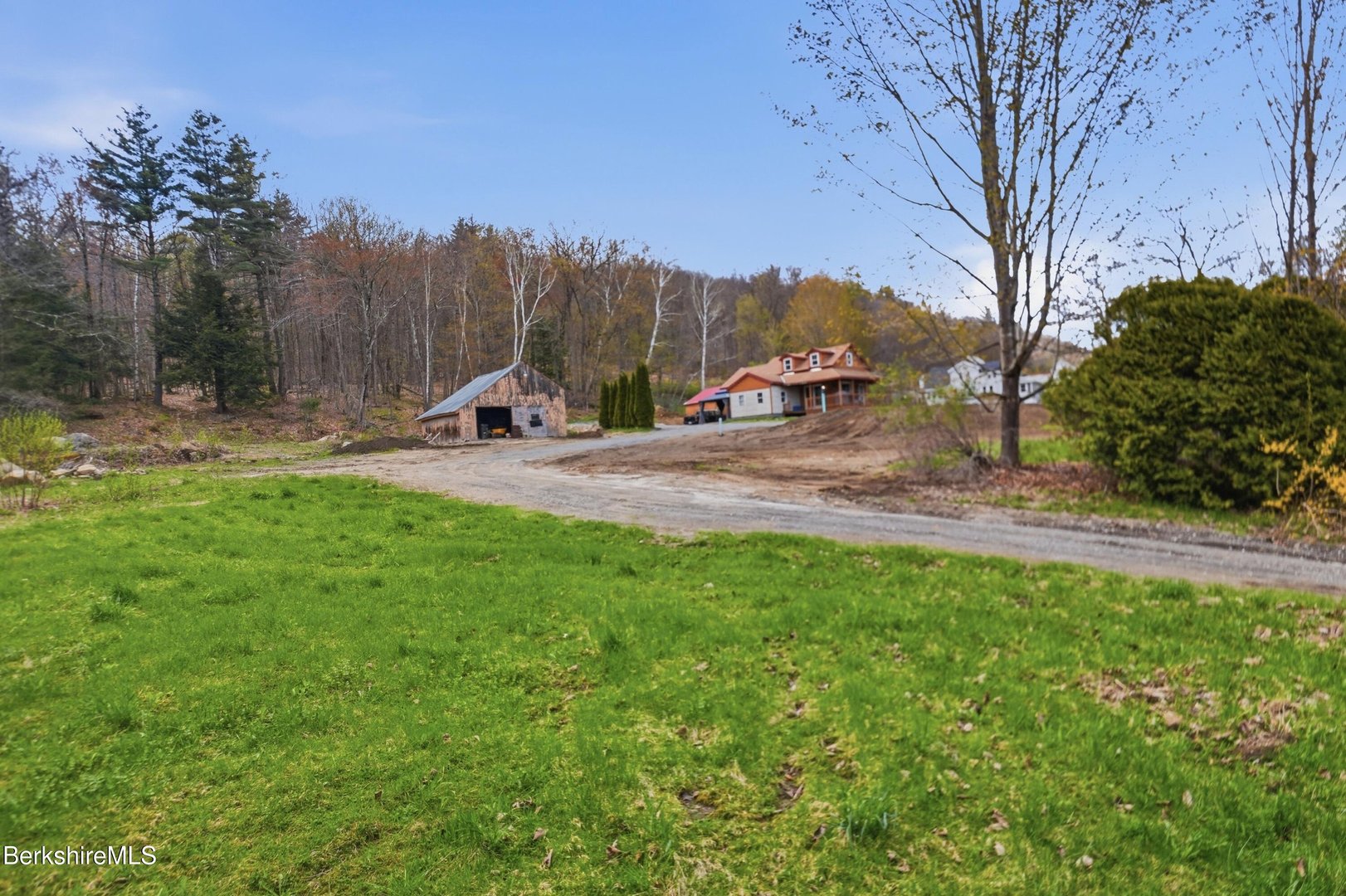 475 West Rd Photo 8