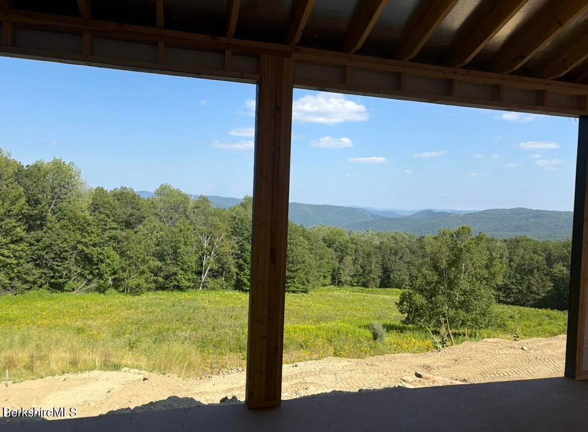 335 Mohawk Trail Photo 8