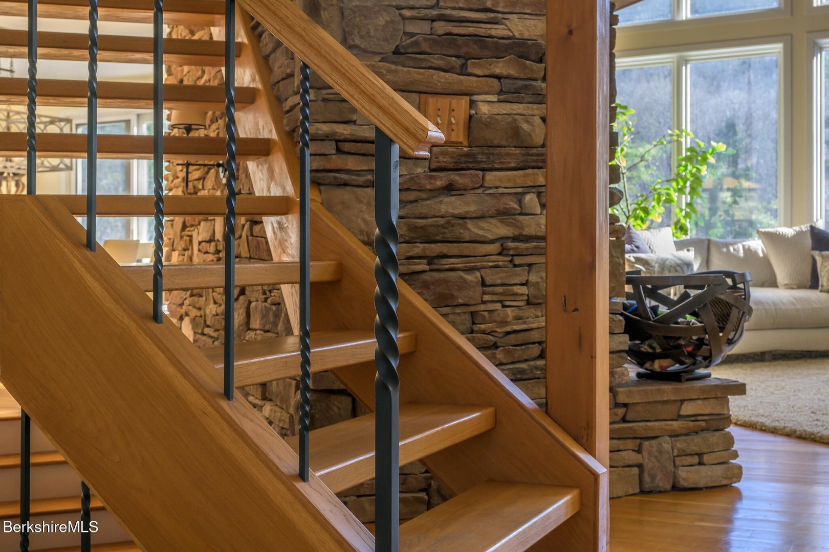 83 Maple Hill Rd Photo 43