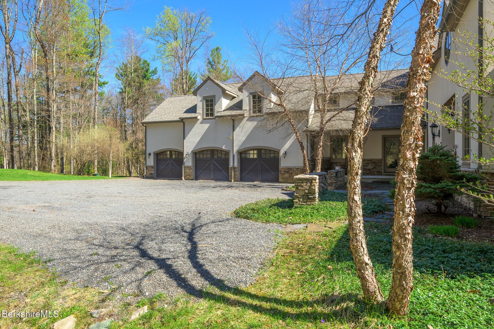 83 Maple Hill Rd Photo 6