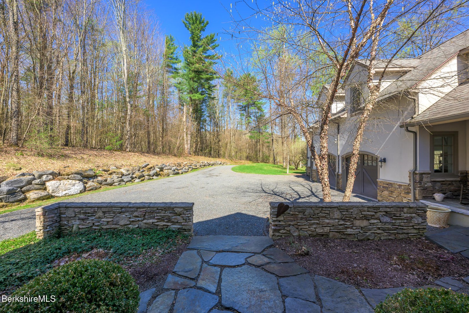 83 Maple Hill Rd Photo 8