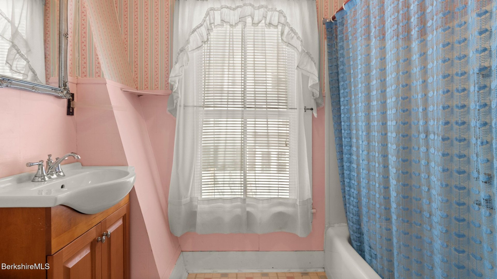 Cheshire Single Family Photo 23