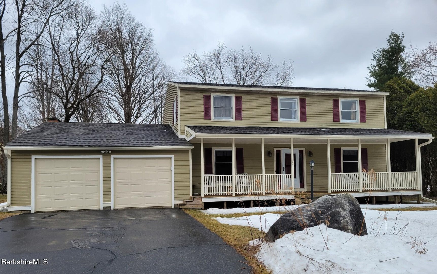 32 Marcella Way Photo 2