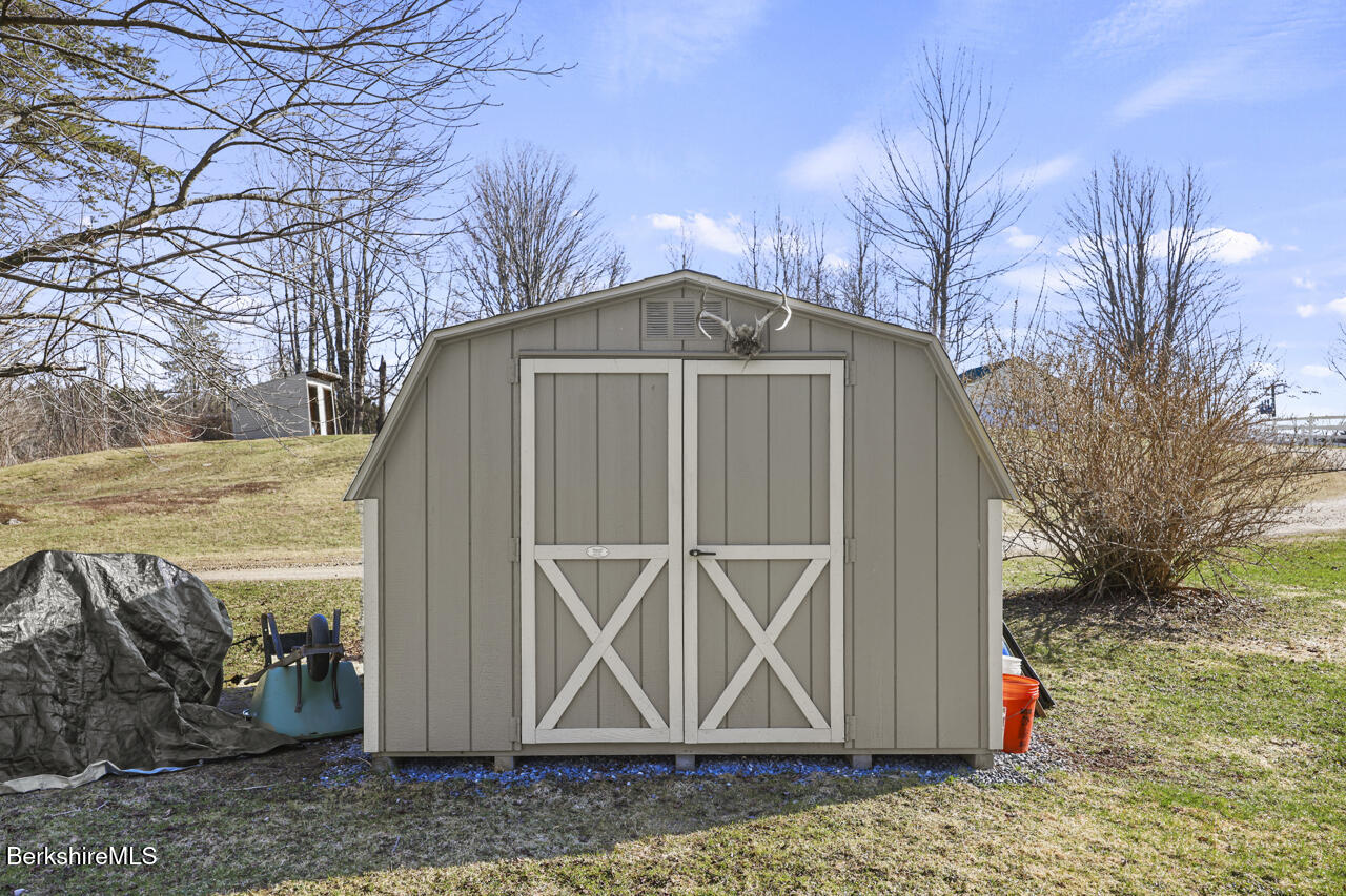 31 New Windsor Rd Photo 13