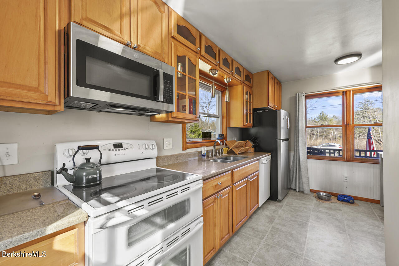 31 New Windsor Rd Photo 8