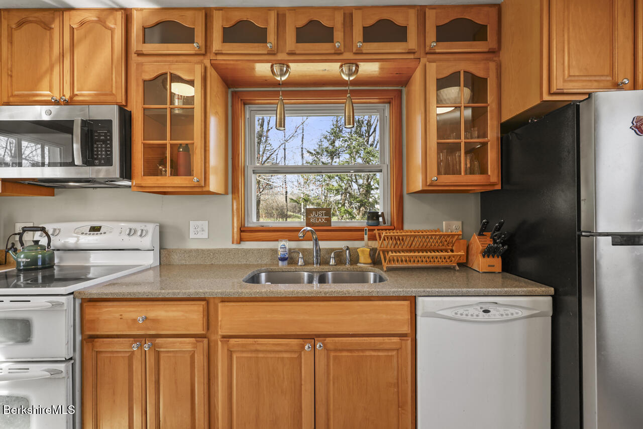 31 New Windsor Rd Photo 7