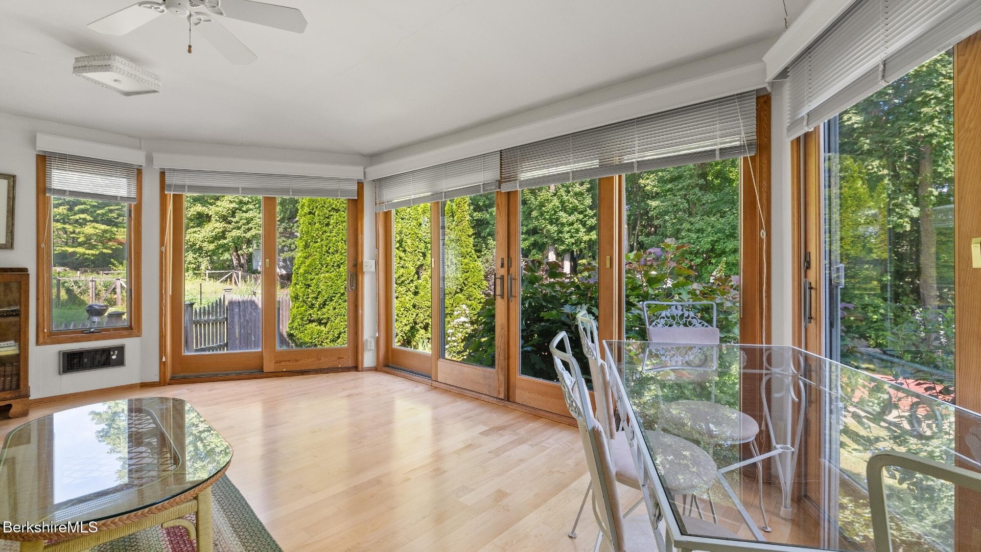 211 Cottage St Photo 25