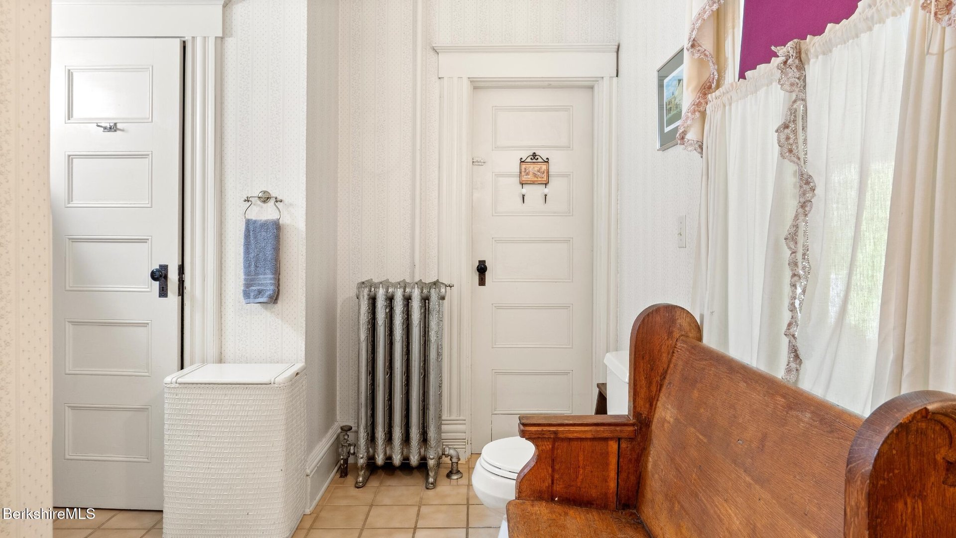 211 Cottage St Photo 40