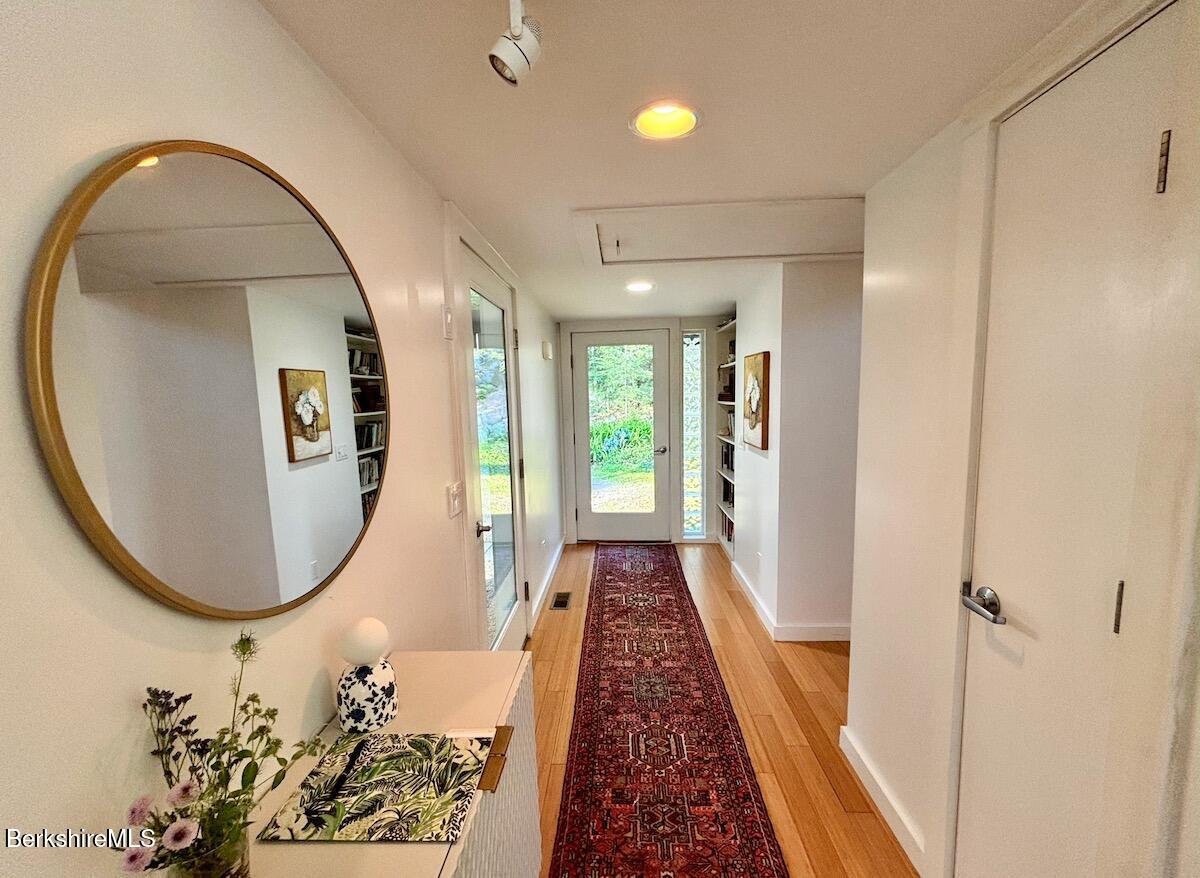 324 Park St Photo 35