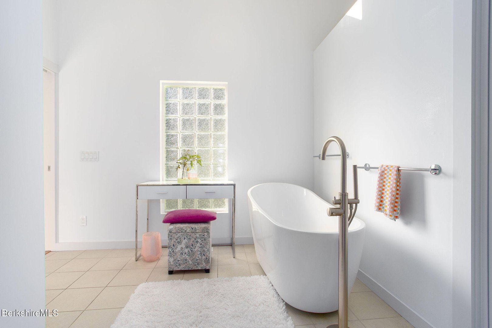 324 Park St Photo 22