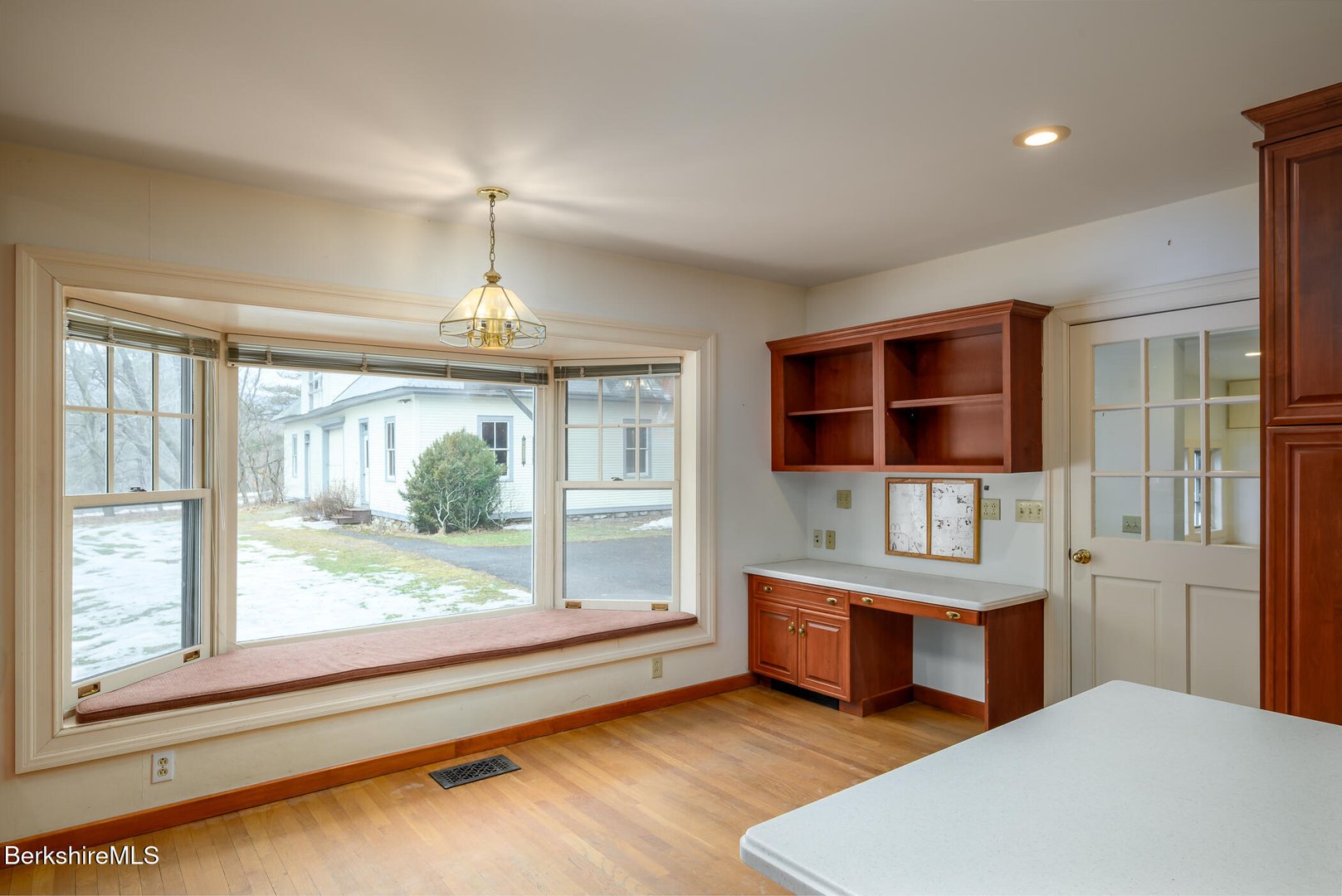 111 Park St Photo 16
