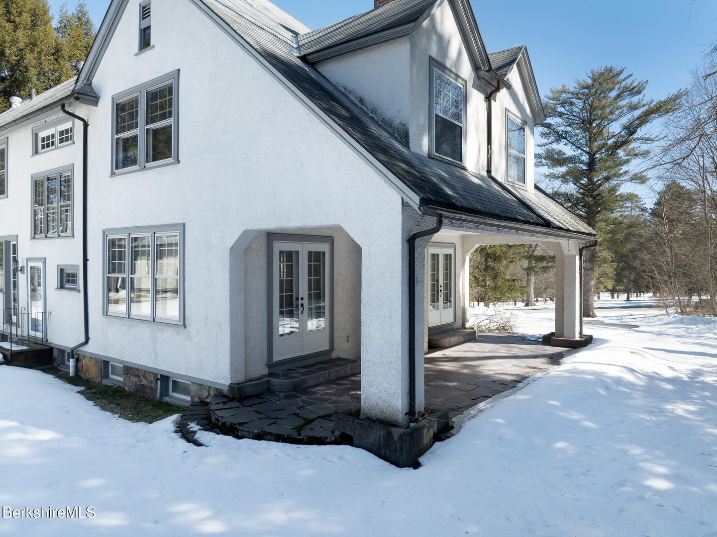 111 Park St Photo 55