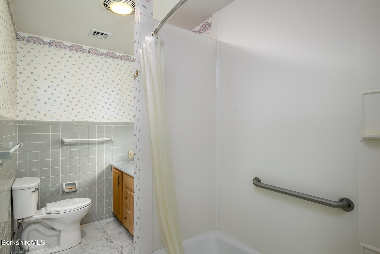 111 Park St Photo 41