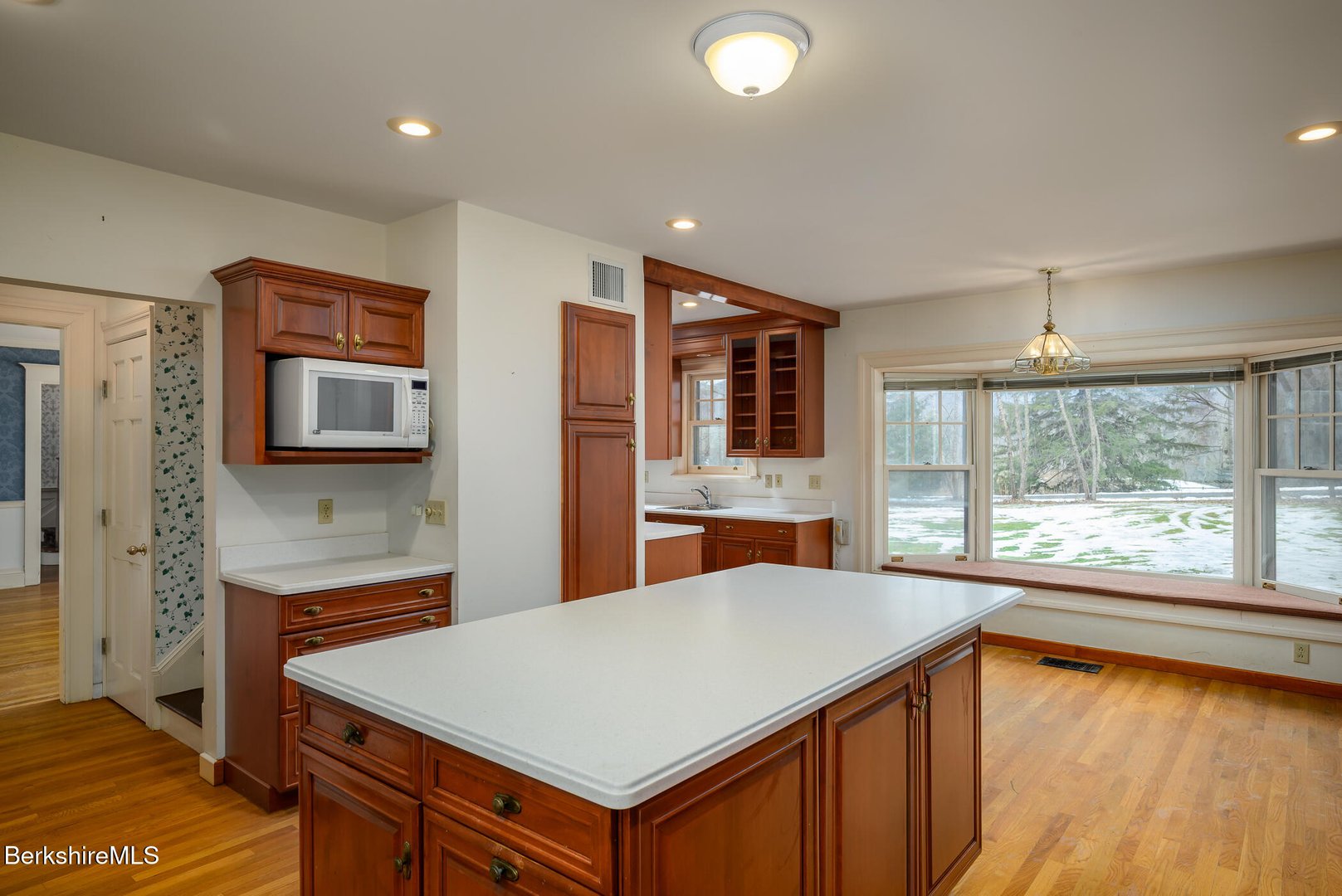 111 Park St Photo 15