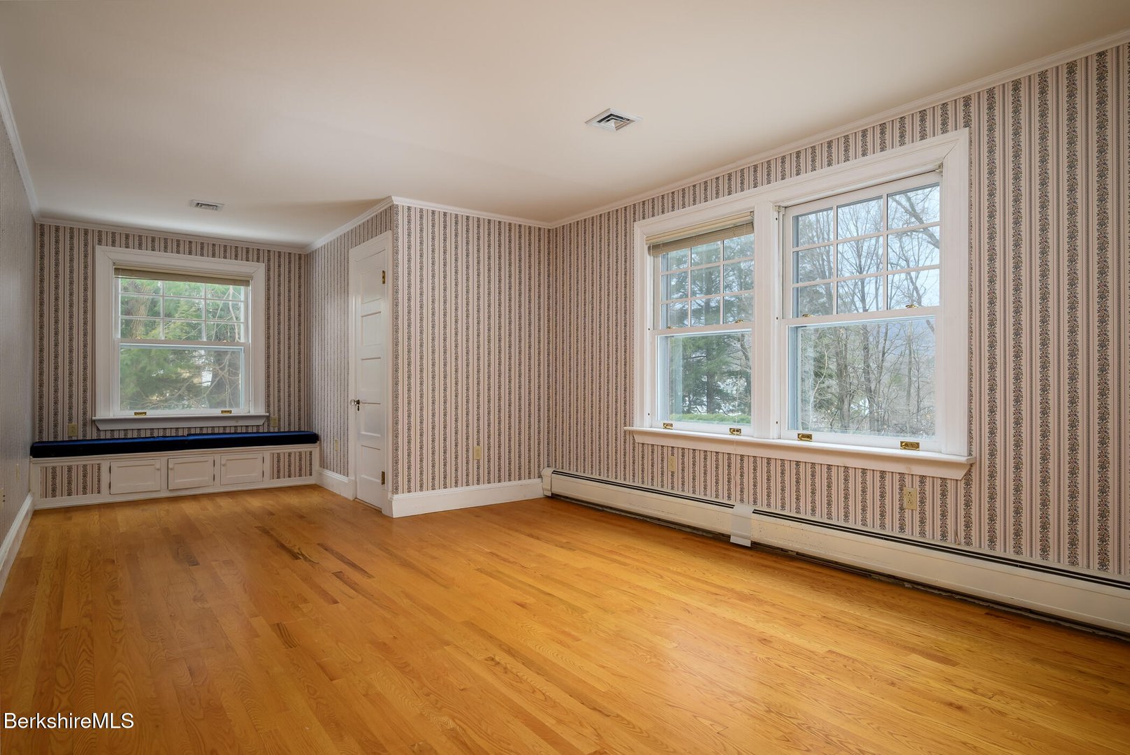 111 Park St Photo 32