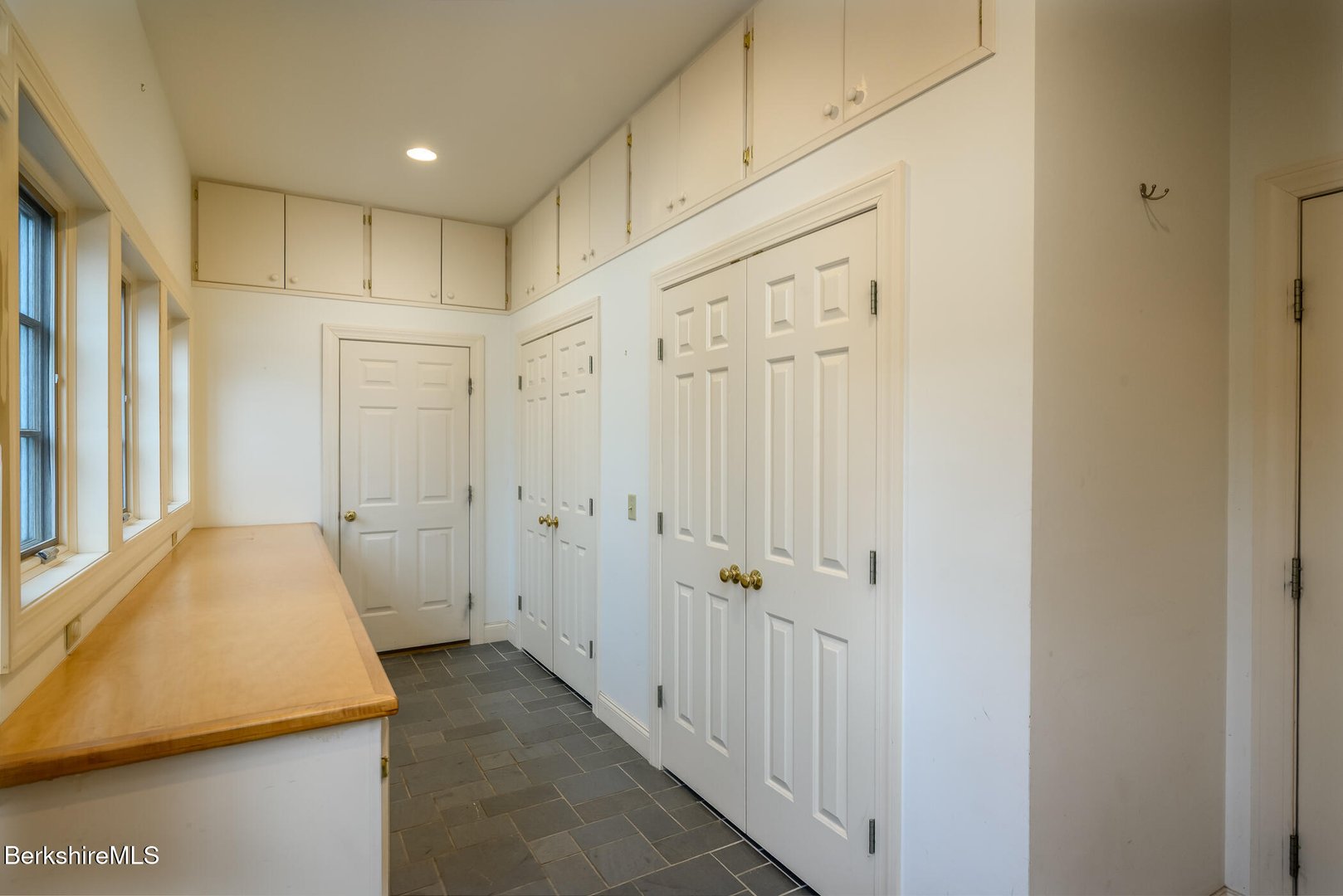 111 Park St Photo 51