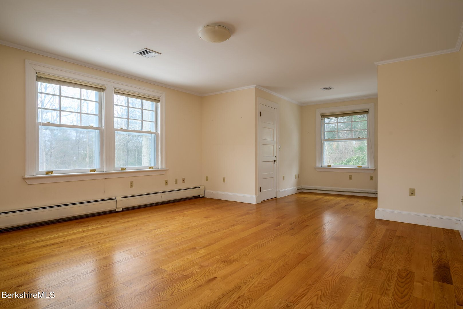 111 Park St Photo 33
