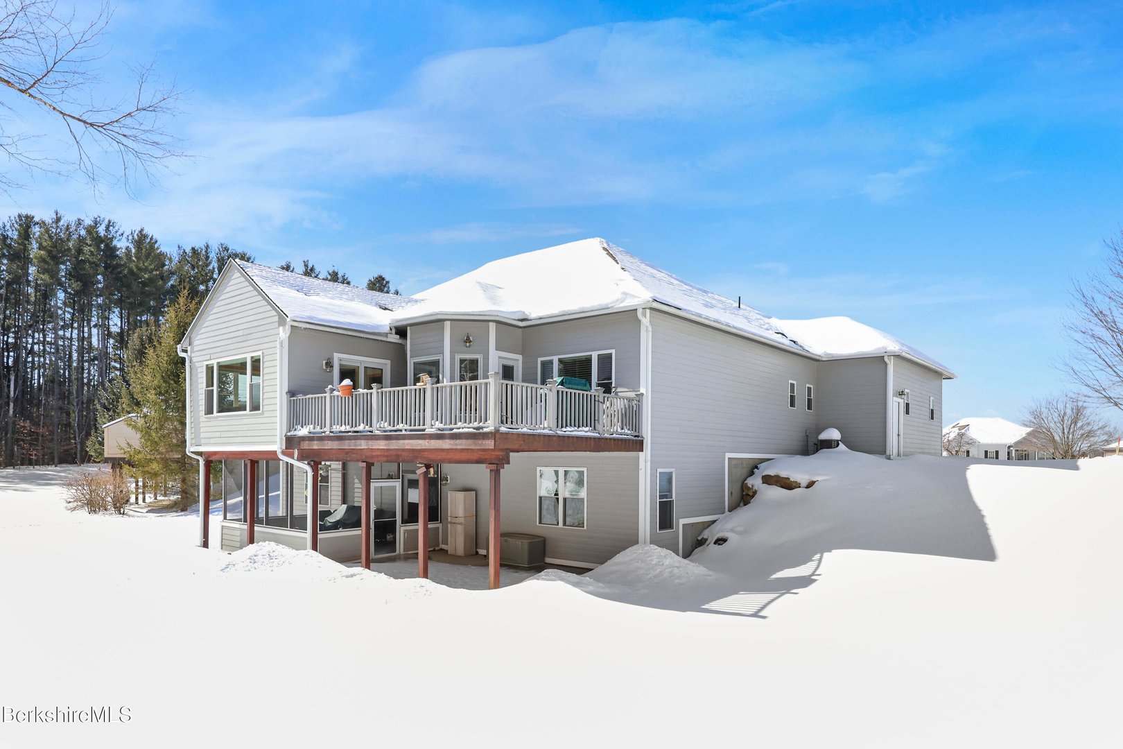 581 Red Barn Rd Photo 3