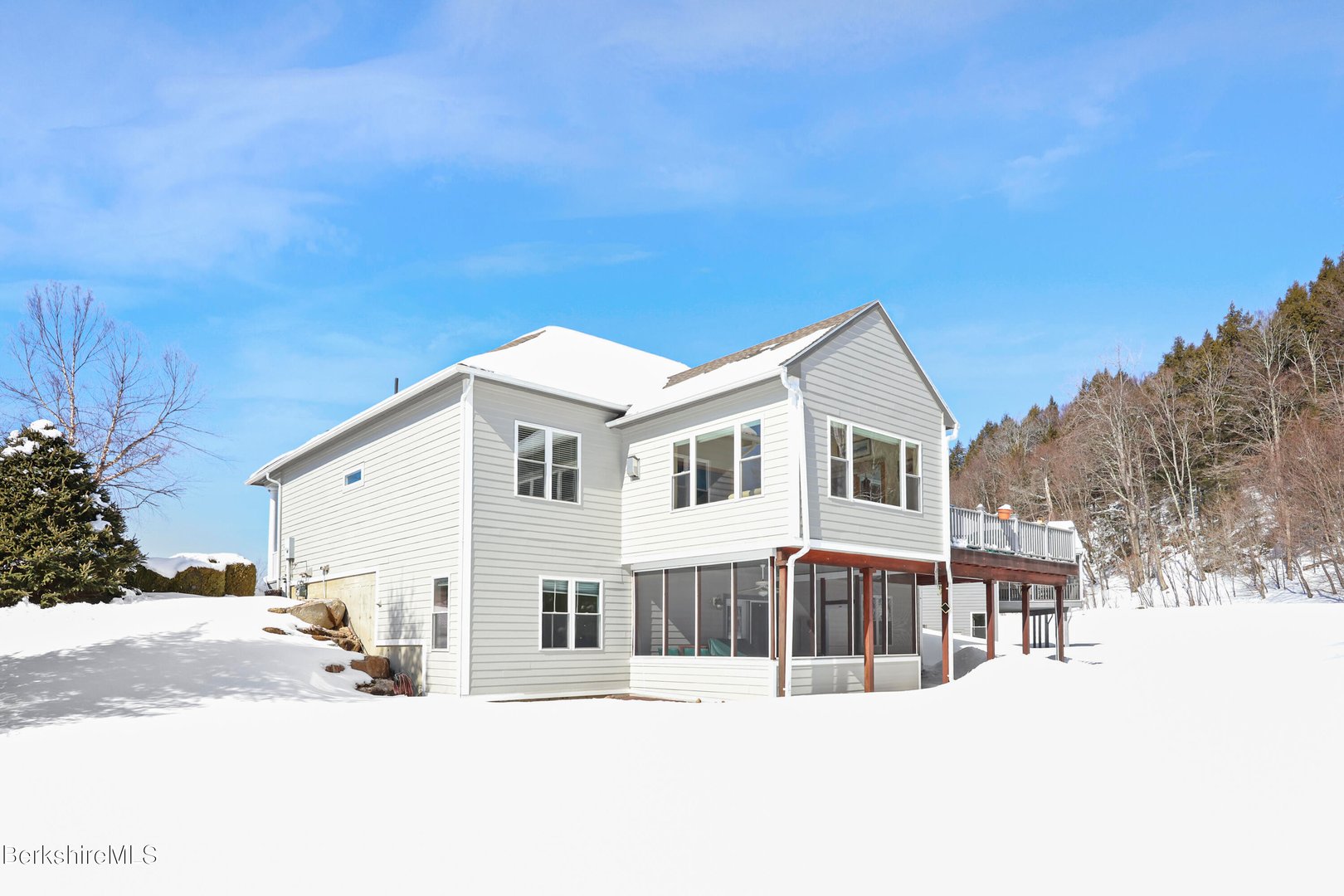 581 Red Barn Rd Photo 4