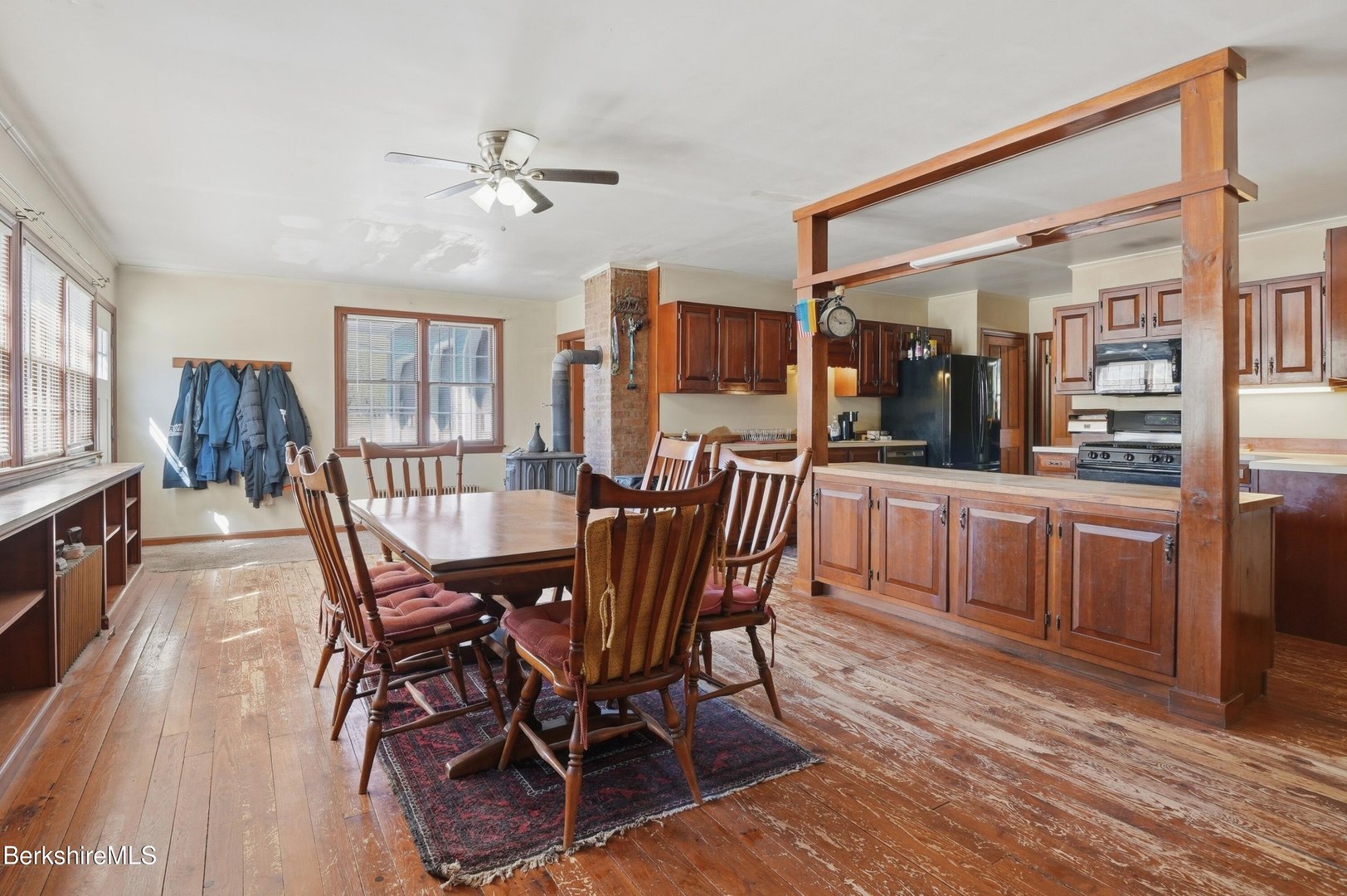 752 State Rd Photo 10