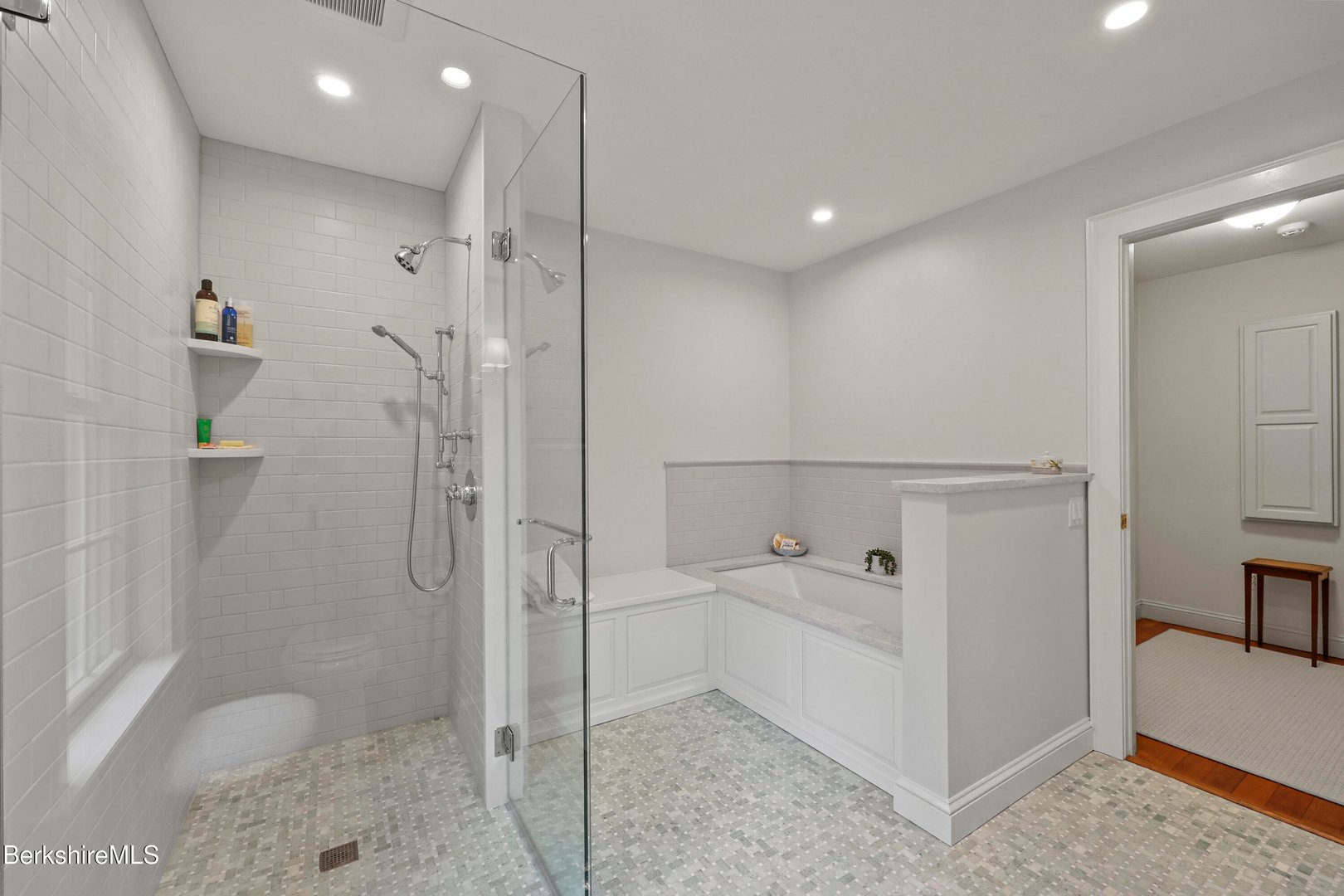 100 Walling Rd Photo 17