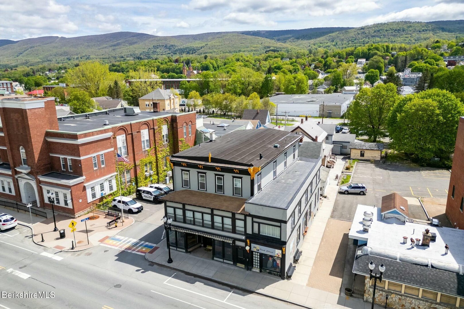 57-63 Park St Photo 17