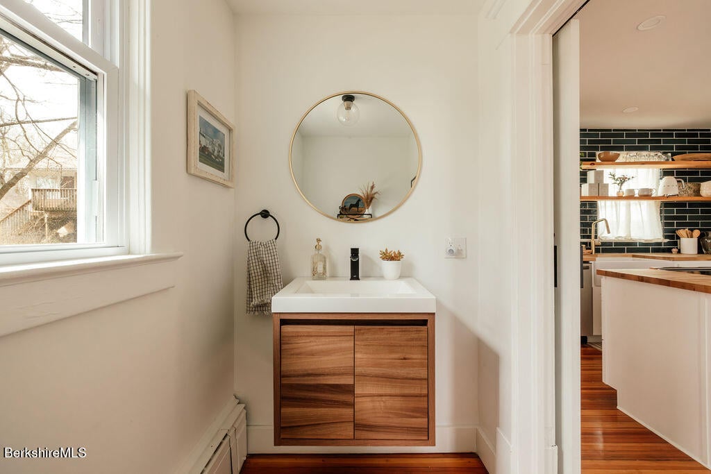 215 Prospect St Photo 12