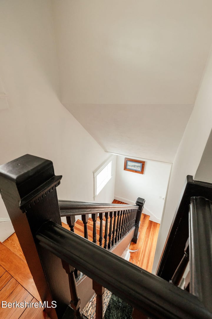 215 Prospect St Photo 33