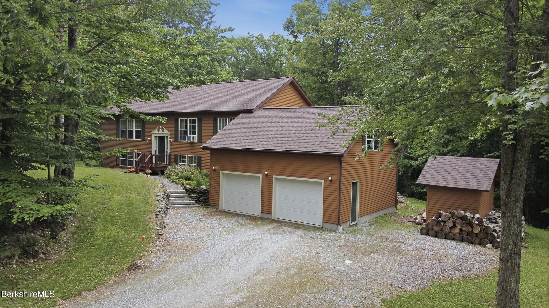 28 Mountain Pond Ln Photo 1