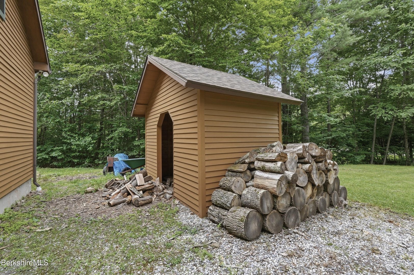 28 Mountain Pond Ln Photo 15