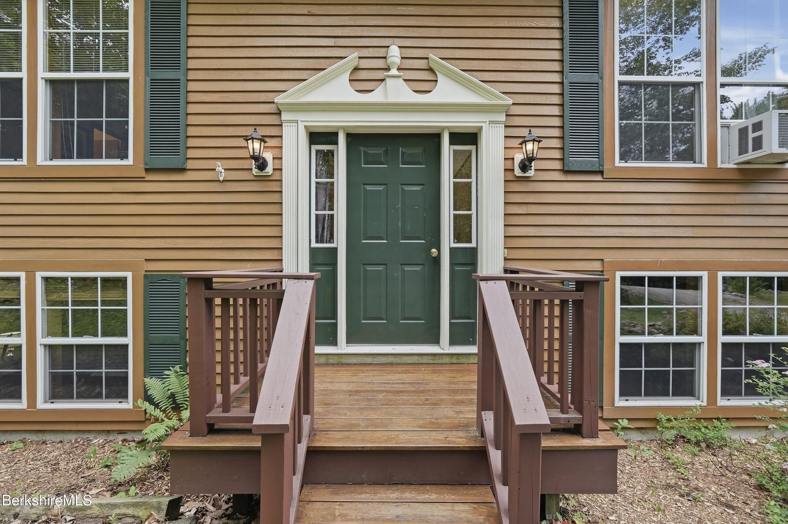28 Mountain Pond Ln Photo 6