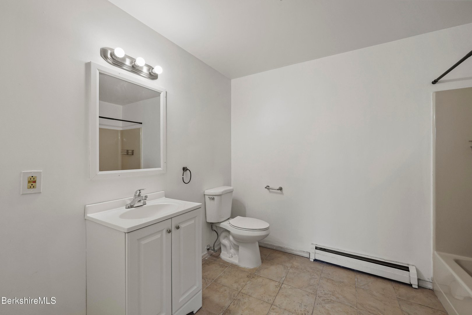 55 Crystal St Photo 37