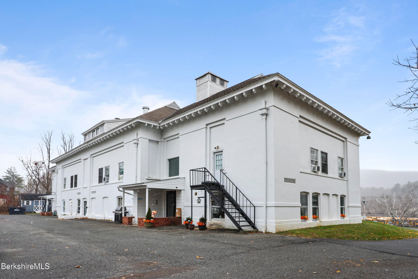 55 Crystal St Photo 39