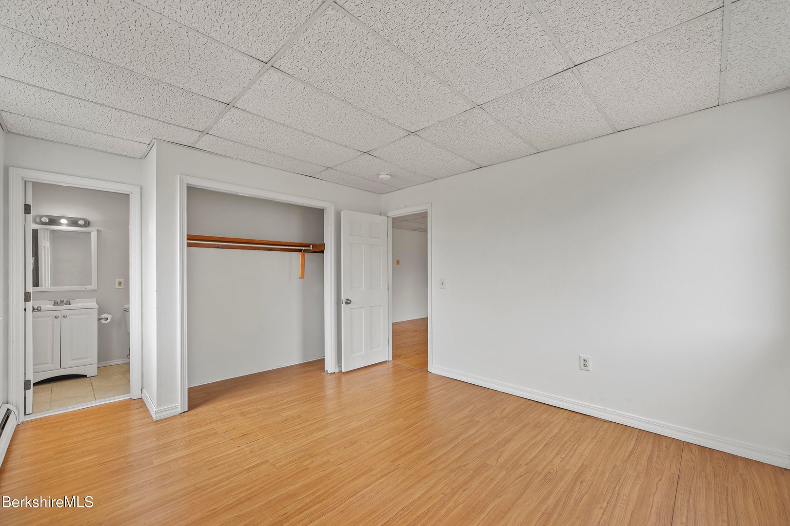 55 Crystal St Photo 26