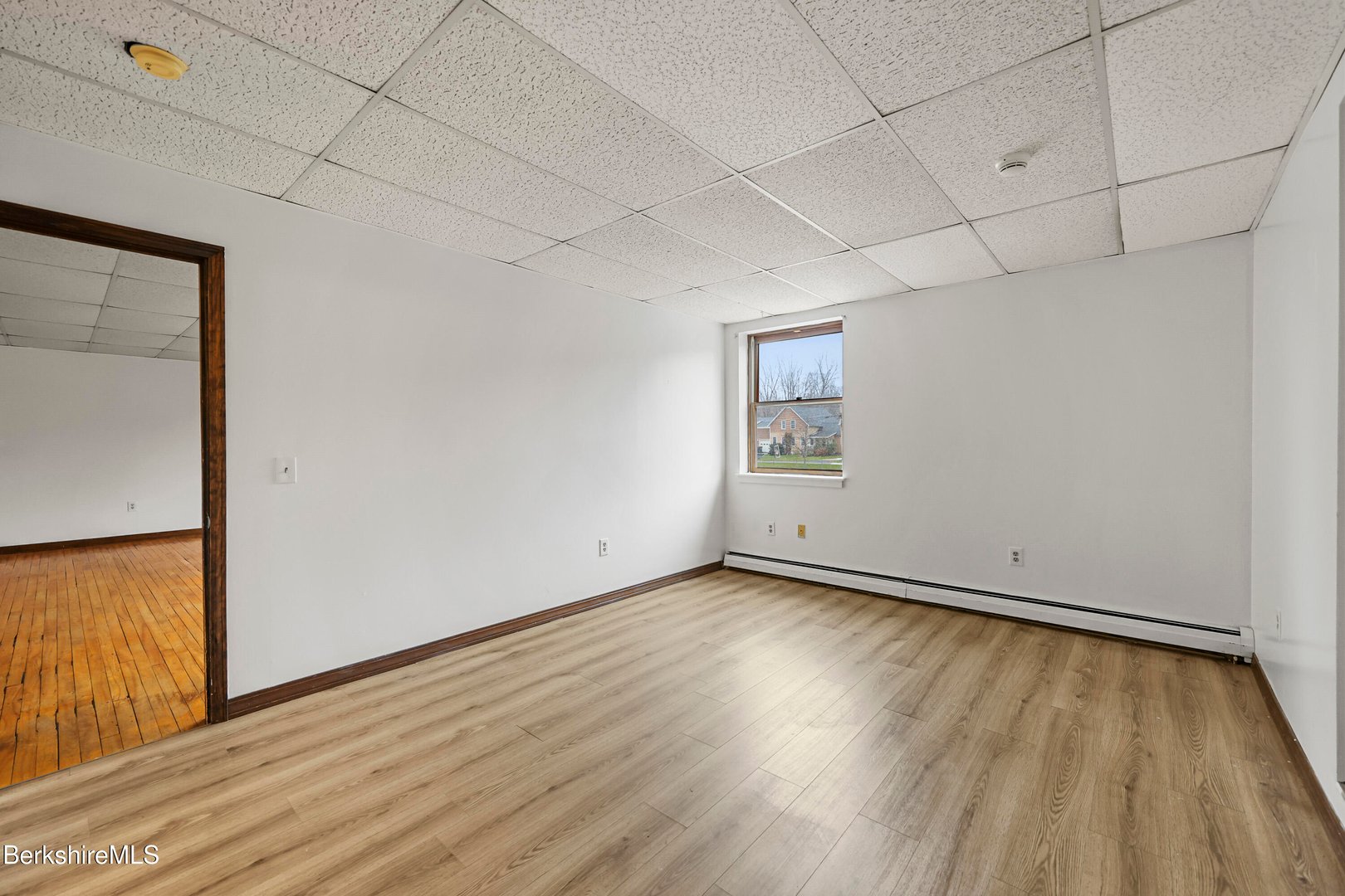 55 Crystal St Photo 16