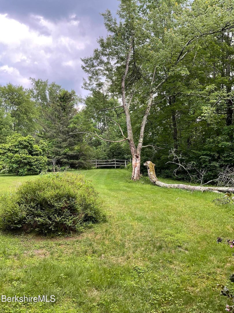 10 Art School Rd Photo 3