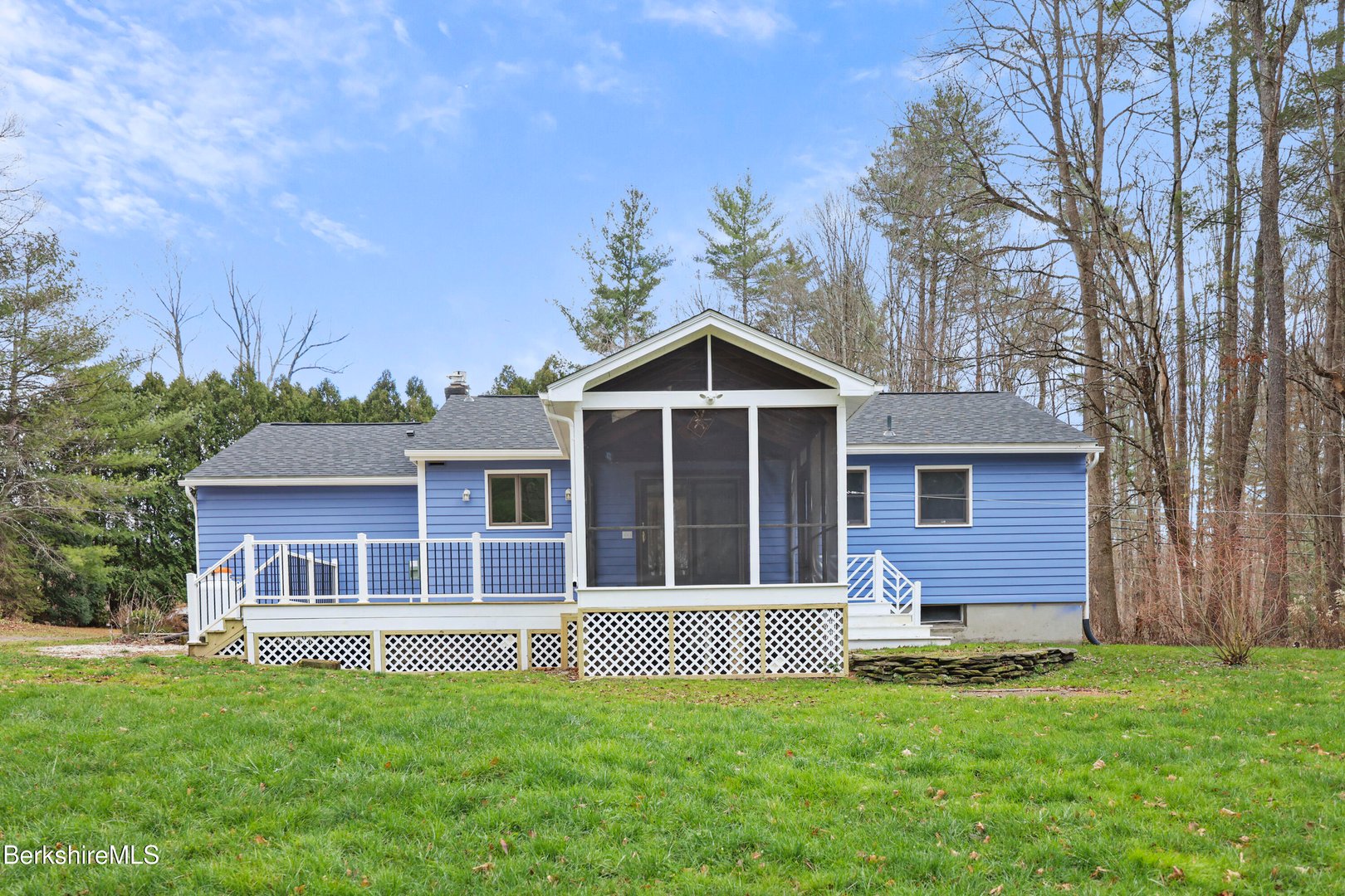 627 Lenox Rd Photo 4