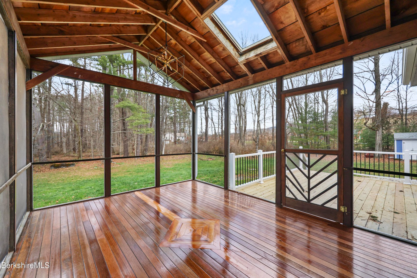 627 Lenox Rd Photo 7