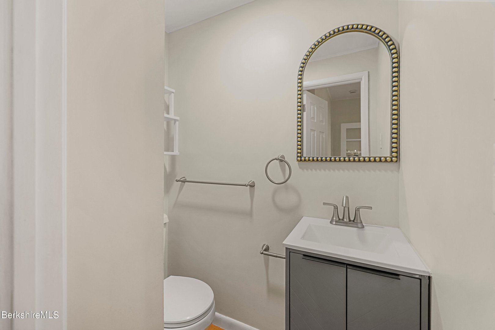 627 Lenox Rd Photo 23