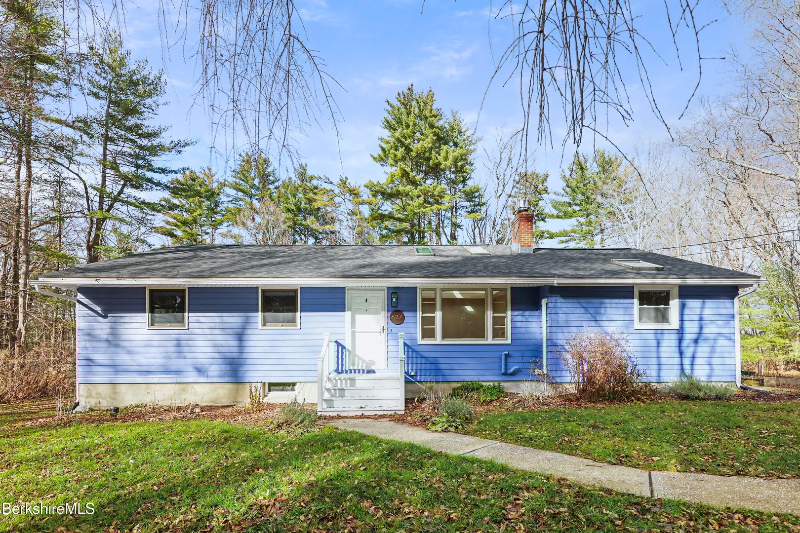 627 Lenox Rd Photo 2