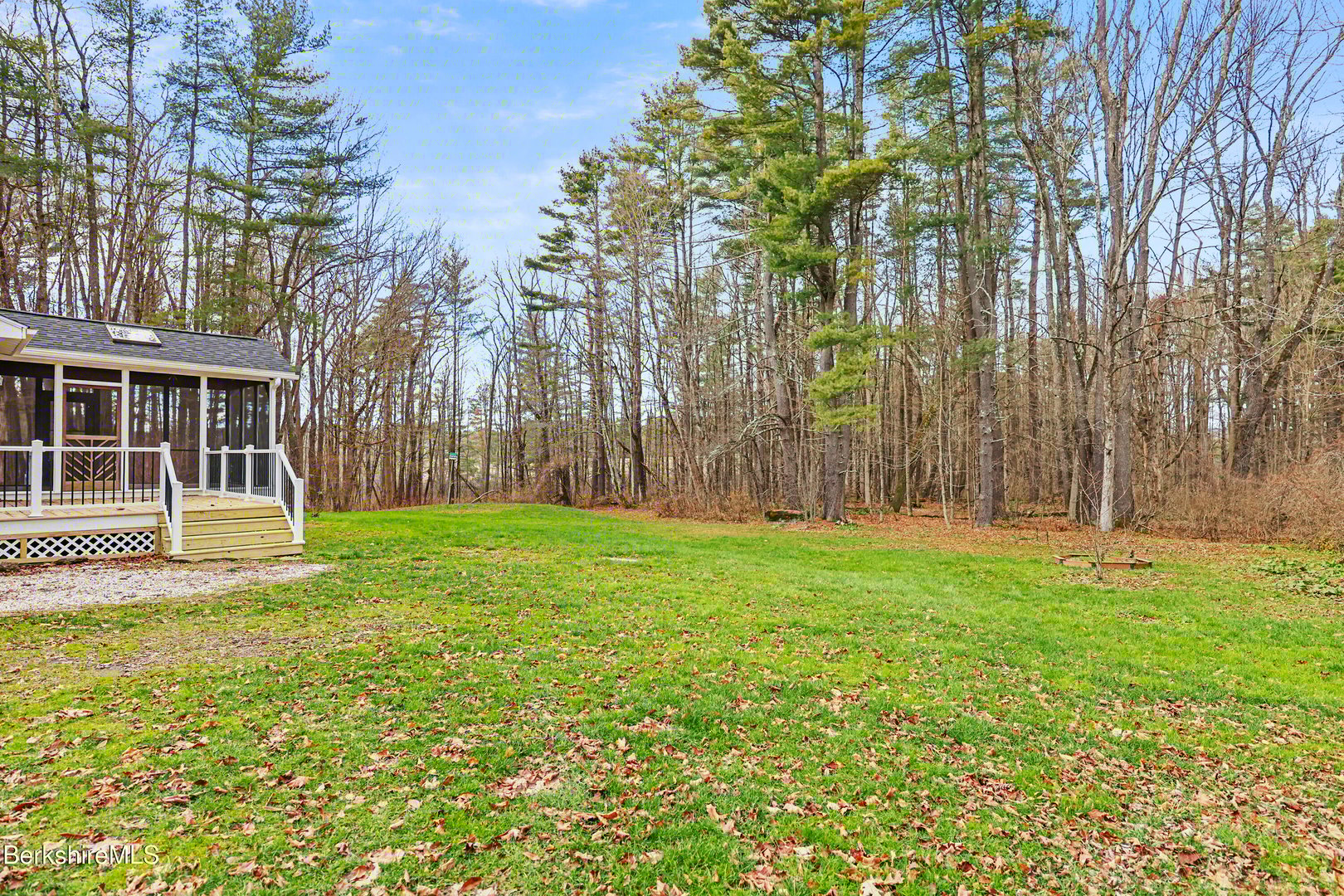 627 Lenox Rd Photo 6