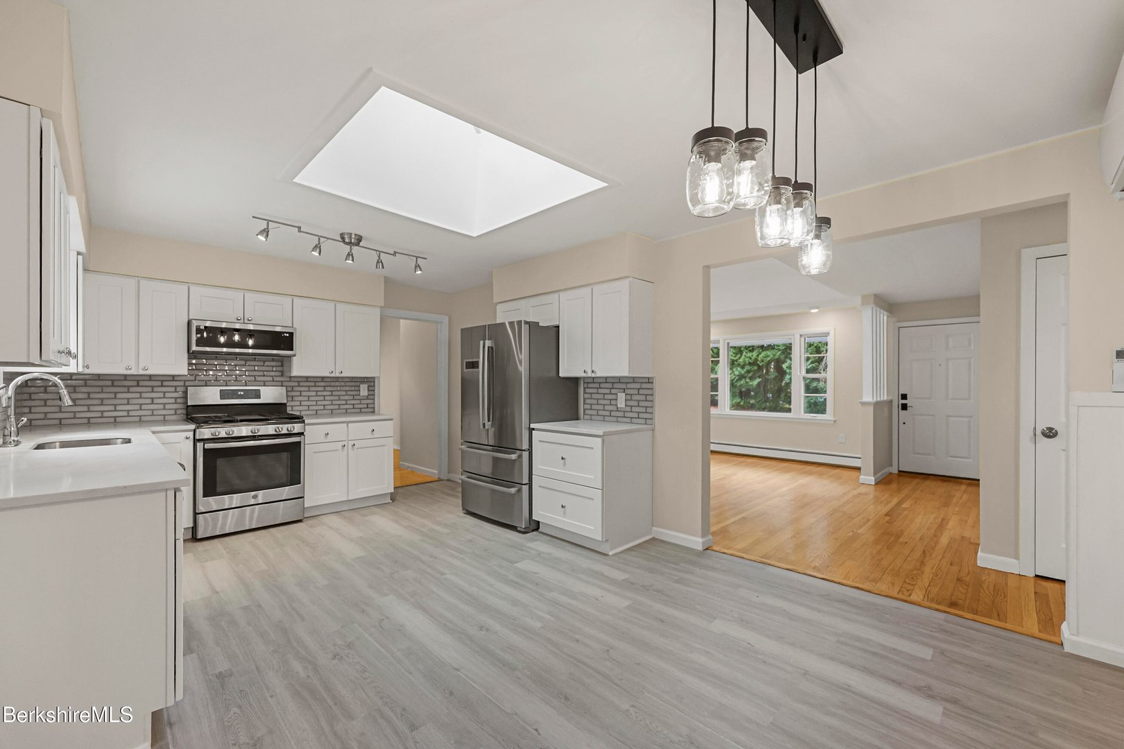 627 Lenox Rd Photo 17