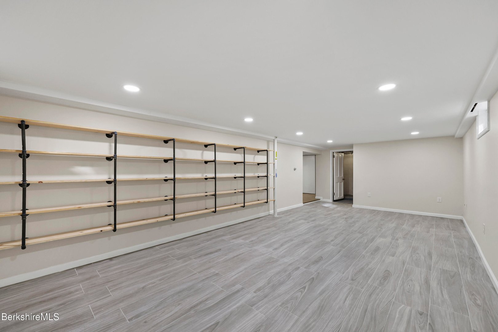 627 Lenox Rd Photo 36