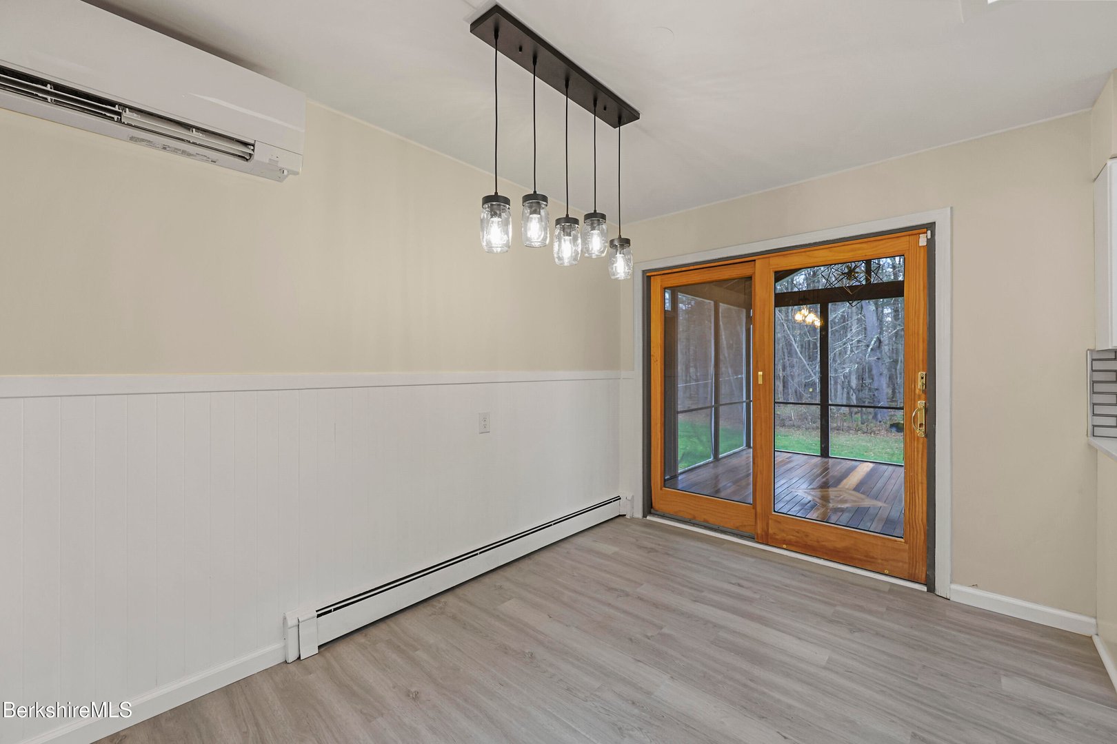 627 Lenox Rd Photo 15