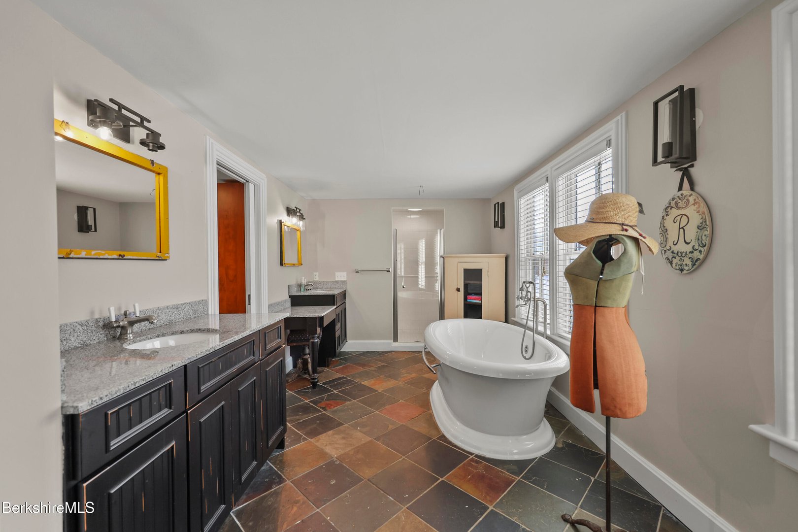 295 Blair Rd Photo 32