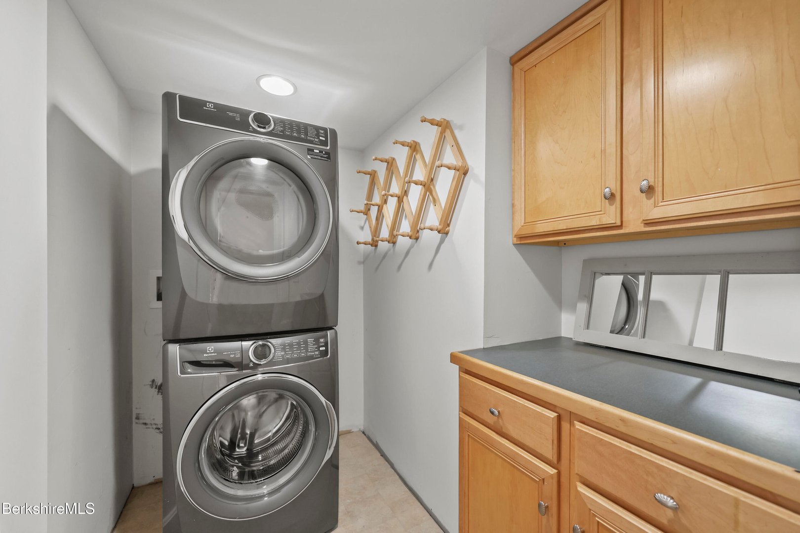 295 Blair Rd Photo 43