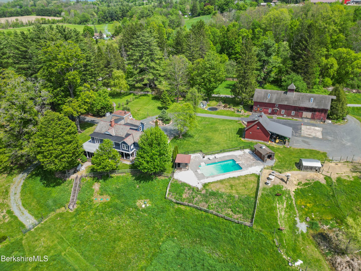 295 Blair Rd Photo 106