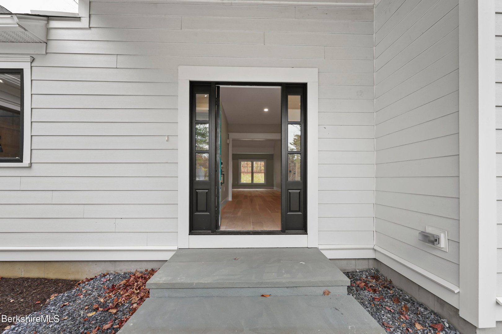 6 Thrushwood Ln Photo 2